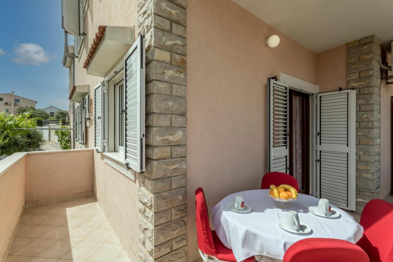 Apartmani Prkacin Traù Esterno foto